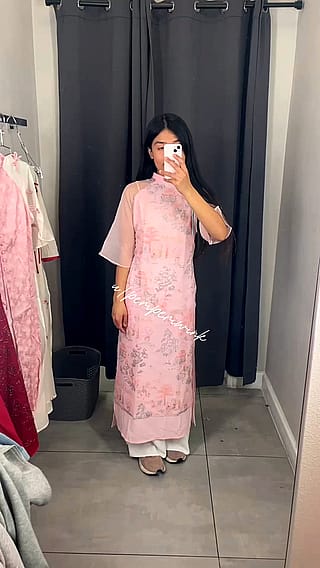 Feeling so pretty in an ao dai 🥰'