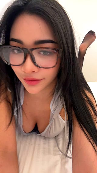 I am ur personal fuckdoll, wanna cume first on my glasses or just use my ass'