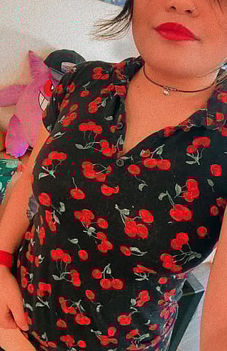 [Denver, F32] Wearing a choker so you know I’m a real slut'