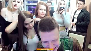 Streaming with friends'