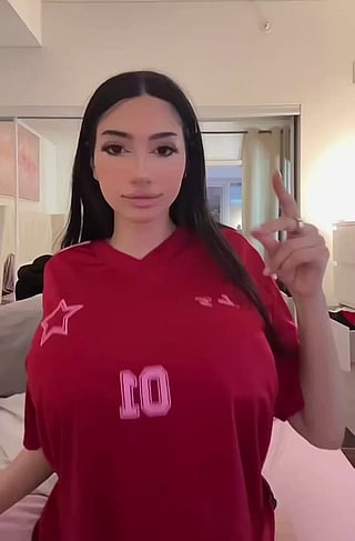 Fake Boobs & Tits: A Bimbo's Magic Trick'