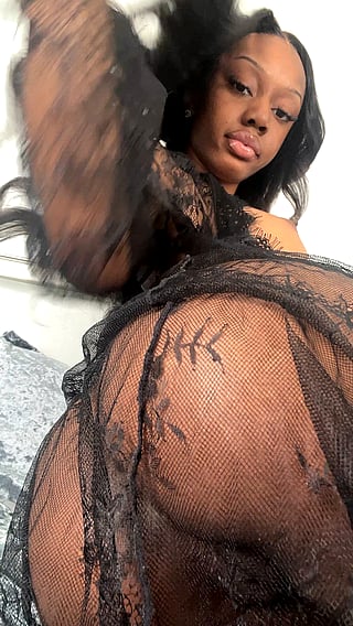 Big Ass Blowjob: I Could Use Your Face'