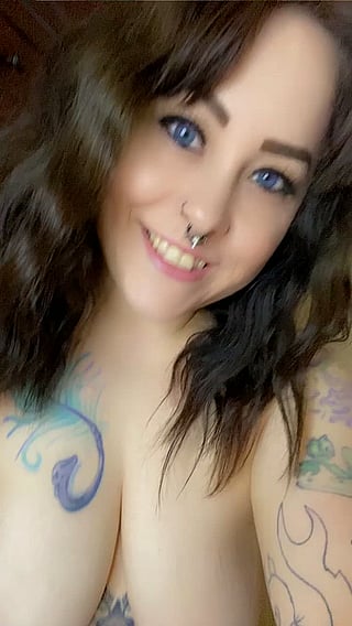 Titty Fuckin' Good: MILF with Tattoos and Thick Tits'