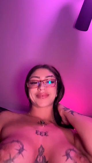 Big Tits Brunette TikTok: 'I heard titty guys fuck better''