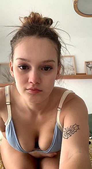 Amateur Petite Big Tits Kissing Guy at 18'