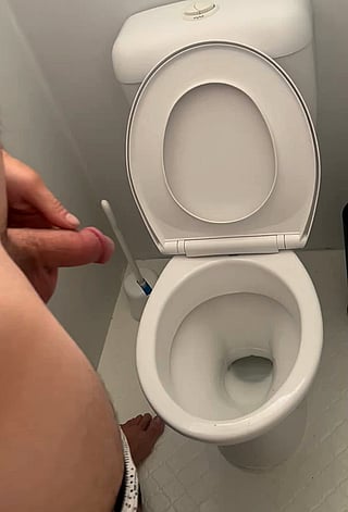 Dude, Can You Pee on Me? Golden Shower Fun!'