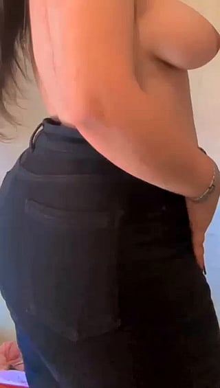 Big Tits, Boobs & Verified Seller: 'I'm not a snack, I'm a five-course meal''