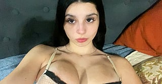 Bouncy Tits Amateur: Just Turned 18 & Still Very New Here... Am I Cute?'