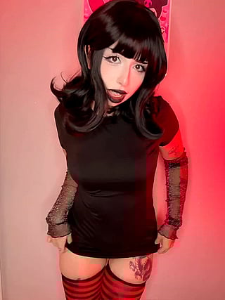 She's a 10, but she likes to fuck in cosplay'