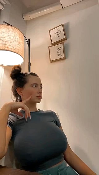 Huge Tits Model: She Knows What She's Doing'