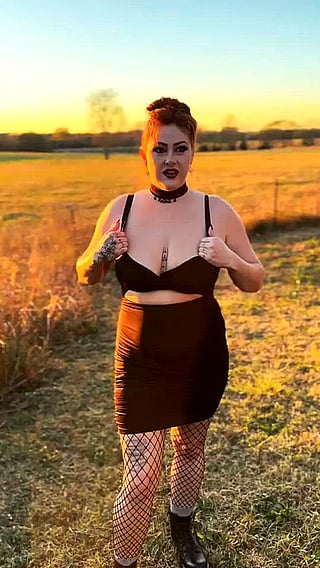 Big Titty Goth GF: Can I Be Your Big Tiddy GF?'
