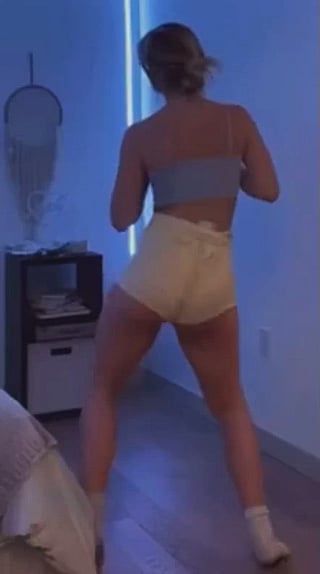 Bubble Butt Blonde Model Faith Ordway'