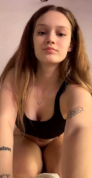 18-Year-Old Boobs Grown So Much, Bra Too Tight - Should I Go Without It?'
