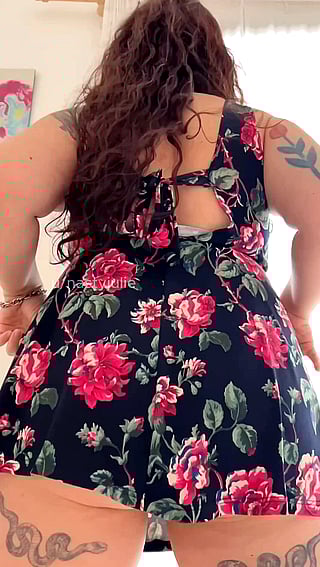 I'm Gonna Rock My Big Ass Without Panties Just for You'