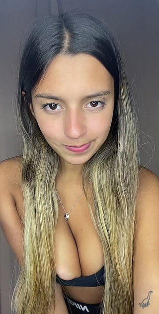 How to Get Older Guys' Attention: An 18F Babygirl's Guide'