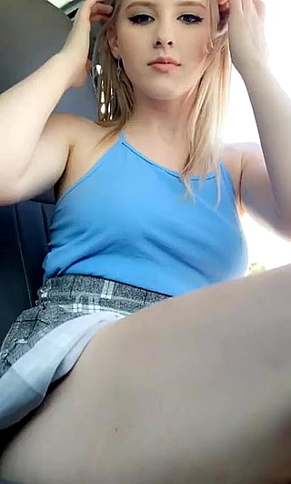 Blonde Masturbating in Car'