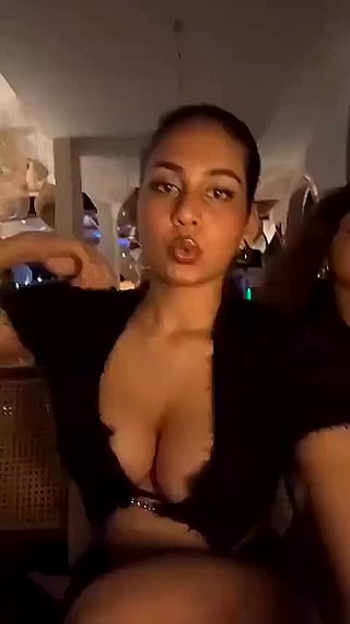 Big Tits Boobs Tits: Shrushti'