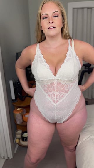 Oopsie: Big Ass, Big Tits BBW in Lingerie'