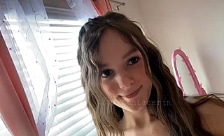 Cute Girl Showing Off Her Amateur OnlyFans'