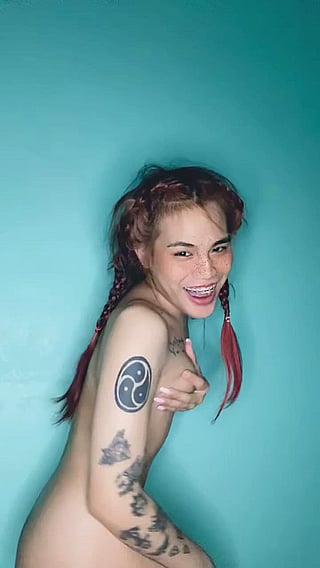 Would You Date Me?: Teen Amateur Video'