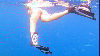 Naked Snorkeling Babe: Two of My Favorite Things Combined'