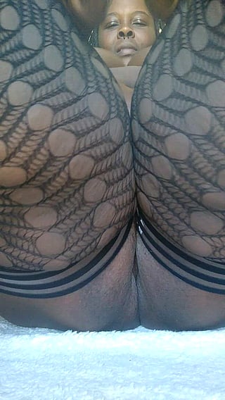 Wet Pussy Close Up: BBW & Ebony Beauty'