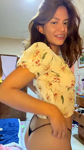 Amateur Teen Shows Off Her Body in Homemade Video'