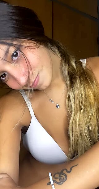 18 and still growing: Can natural boobs be too big? Amateur, OC, Big Tits, Cumshot'