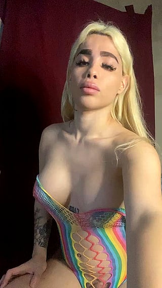 Be Taken by This Trans Femme's Amazing Body!'