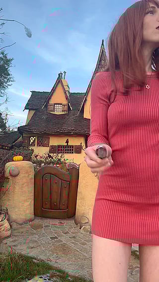 A Buttplug Makes Any Day Better: A Redhead Flashes Her Booty in Public'