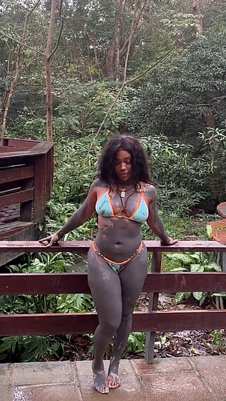 SZA Thick Babe in Orange Bikini'