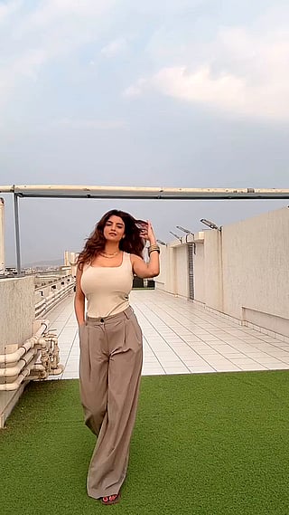 Big Tits Alert: Indian Woman with Huge Tits Stands Out'