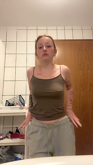 Blondi Babe Gonna Make You Hard: Amateur, Big Tits, Tits'