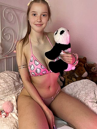 Babe Tease: First Thing You Notice on My Virgin Body'