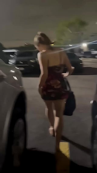 Parking Lot Fuck: Big Tits Amateur'