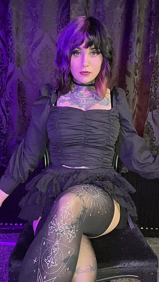 Big Tits Dancing Trick: A Little Magic for You'
