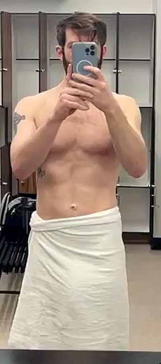 Dropped My Towel: Big Dick Amateur Body'