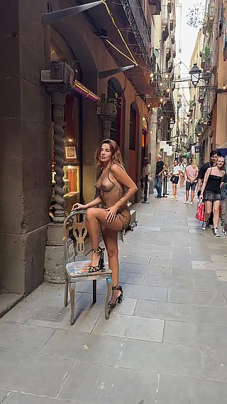 Agatha Vega's Nude Photoshoot Art Gets Caught in Public'