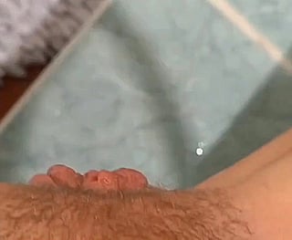 Blonde Masturbating with Showerhead: The Right Way to Use It'