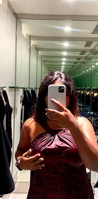 Happy New Year: Big Tits in the Mall'