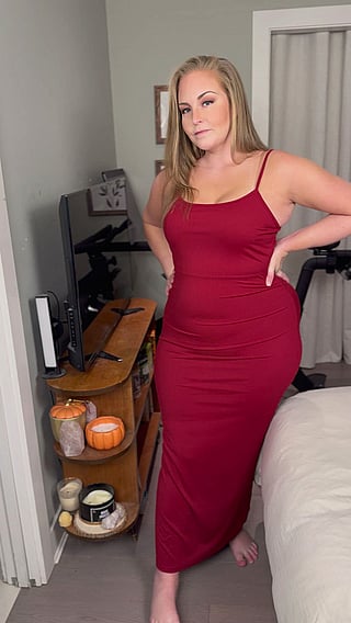 Fucked Me: Big Tits BBW Thick MILF in Red Dress'