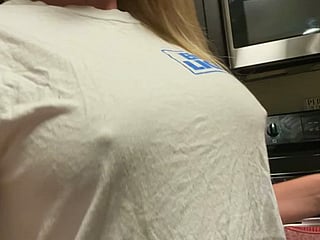 OnlyFans Teen: Where She Undresses'