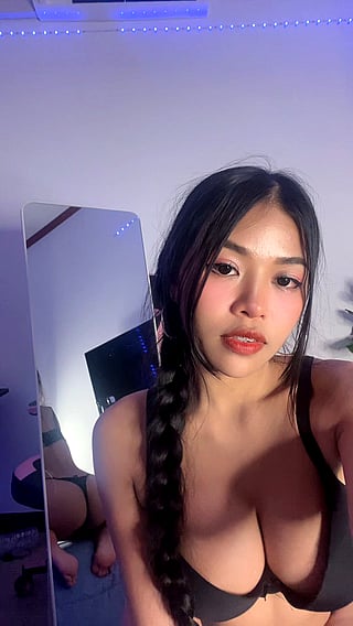 18-Year-Old Girl with Big Tits Shows Off Her Amateur Skills'