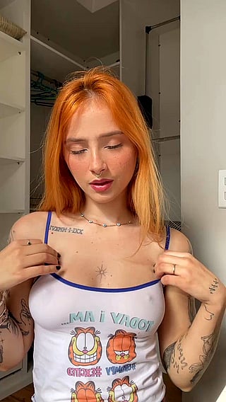 Small and Natural Boobs: Petite and Solo'