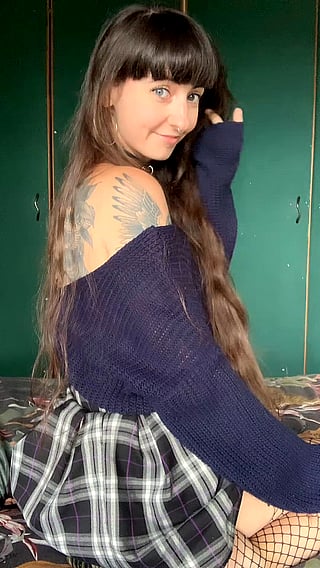Emo Chick Teases Her Way to the Top'