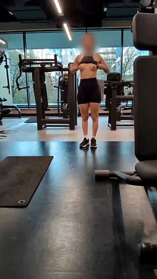 WTF: Woman Flashing in Gym, Thought She Was Alone!'