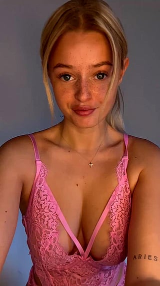 Hot Teen Girl with Big Tits'