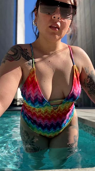 Summer Pool Fun: Hotwife, Latina, OnlyFans, Solo'
