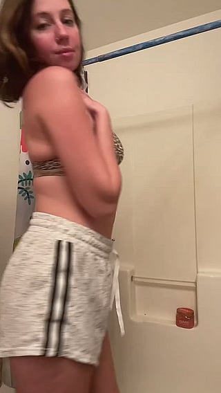 Mommy's Big Ass Needs Your Opinion'