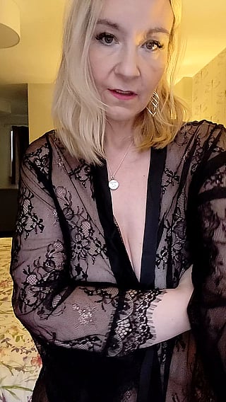 Sexy Grandma Gets Attention: Big Tits, MILF, Milfs, Mom, Step-Mom, Tits'